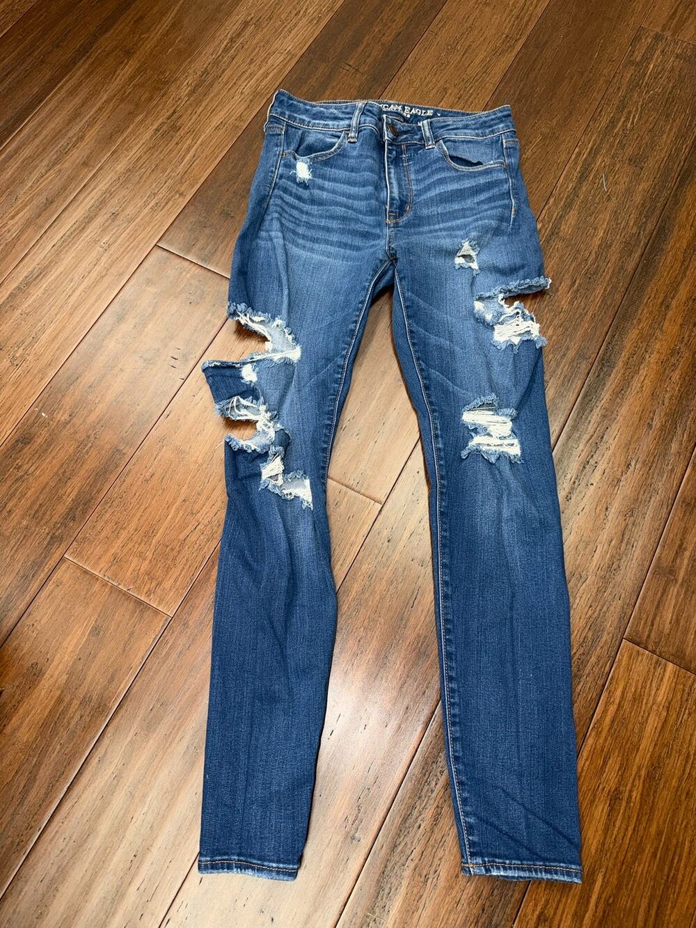 American Eagle Outfitters distressed & holes skinny jeans size 6